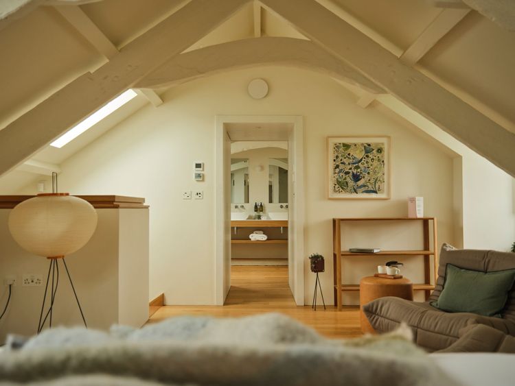 Fow­les­combe Farm