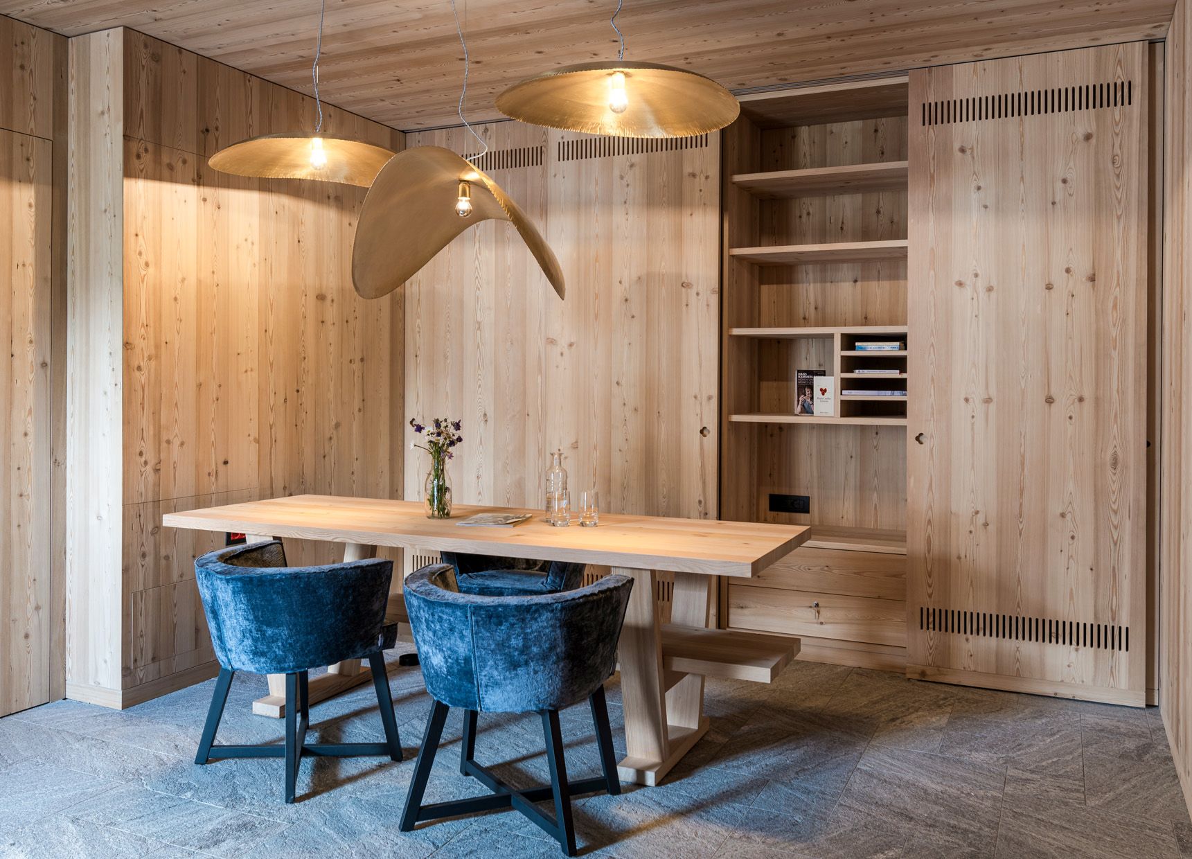 larix lodge
