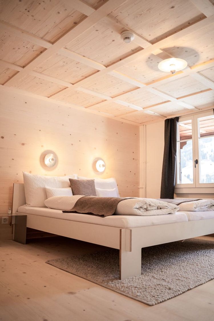 Lenk Lodge