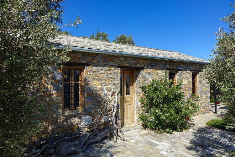 Afei­lianes Stone Houses