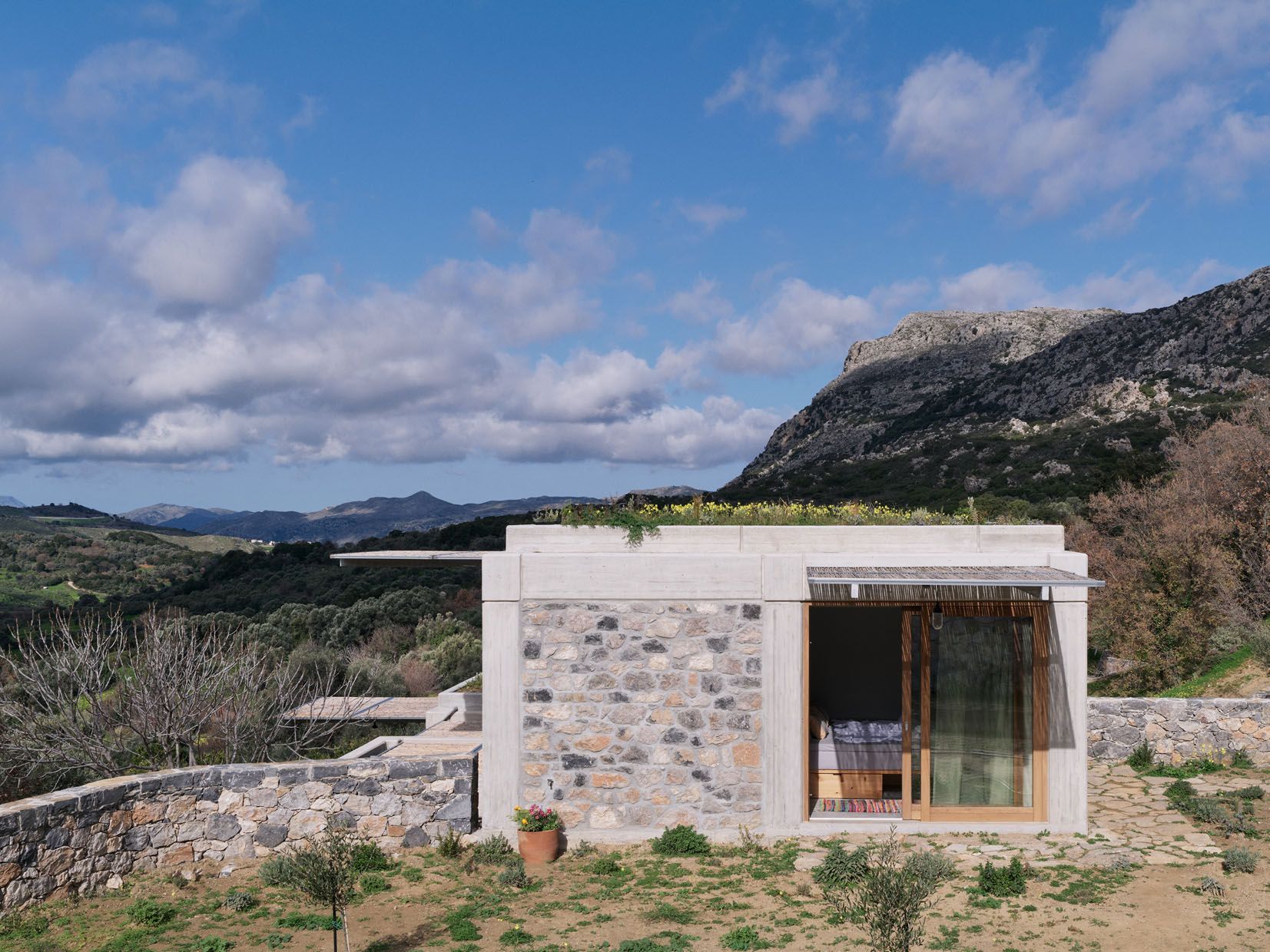 meraki-studios_001_04-04-2025