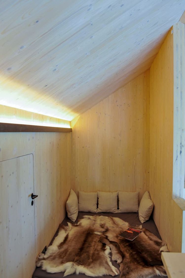 Nor­wegian Wood Cabin T2027