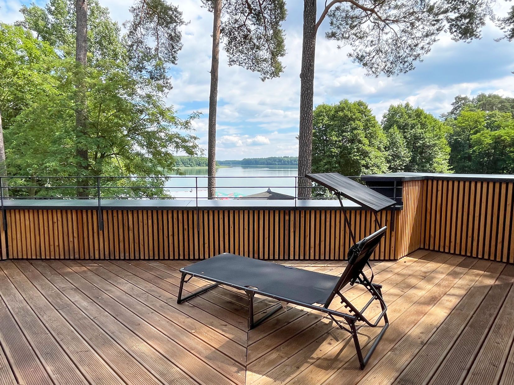 Elf am See