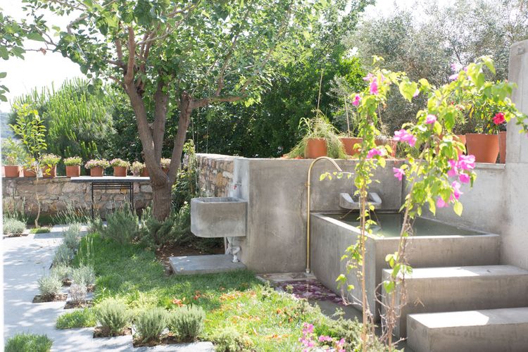 Kay­nakli Ev (Manzara Ayvalik)