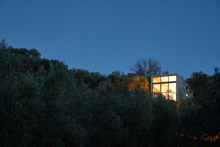 Cabanon Con­crete Retreat