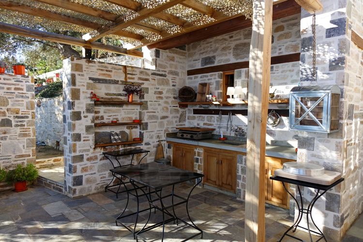 Afei­lianes Stone Houses
