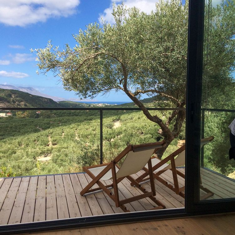 Cabanon Con­crete Retreat