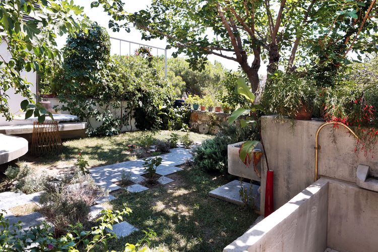 Kay­nakli Ev (Manzara Ayvalik)