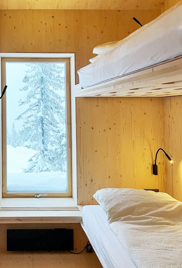 Nor­wegian Wood Cabin T2027