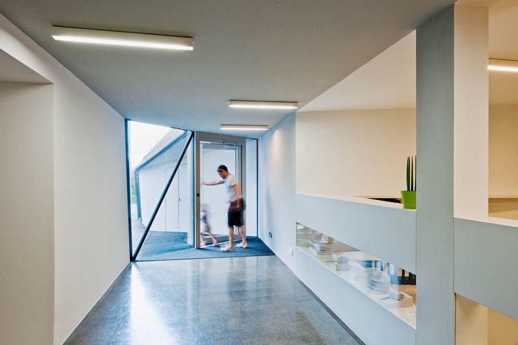Salon Para­mount