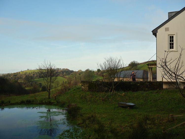 Fow­les­combe Farm