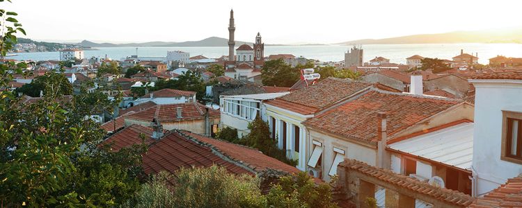 Kay­nakli Ev (Manzara Ayvalik)
