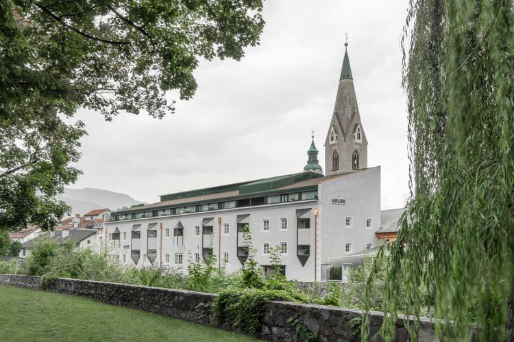 Adler His­toric Guest­house