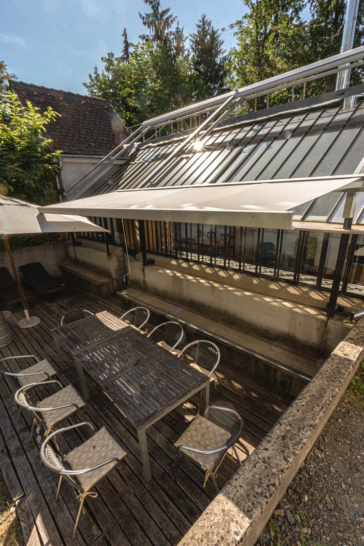 Altes Gewächshaus am Spie­gelsee
