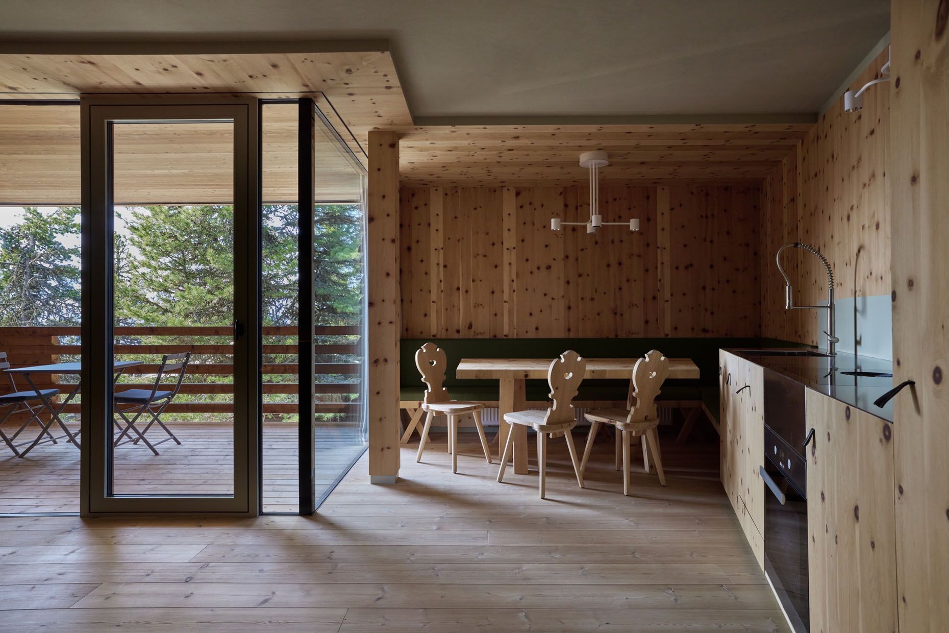 odles-lodge_001_06-06-2025