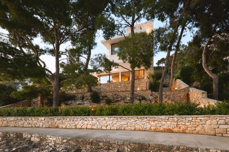 Lum­barda House