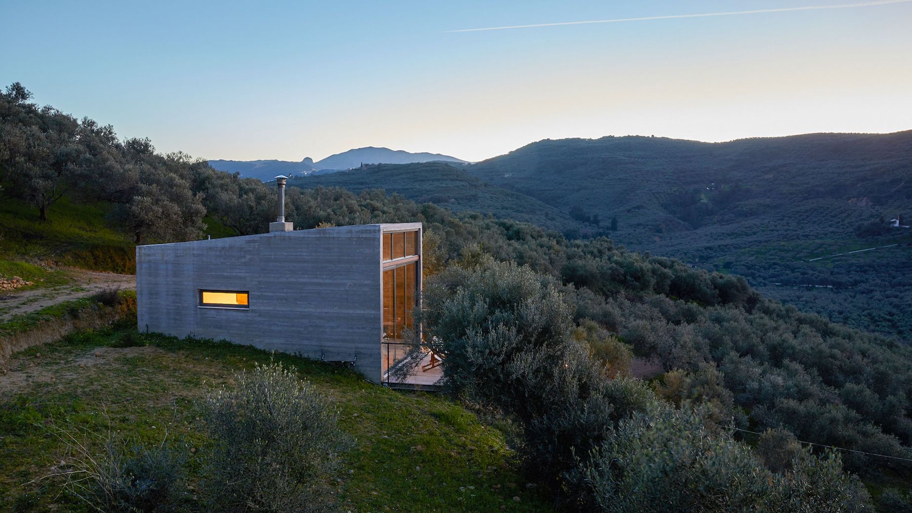 Cabanon Con­crete Retreat