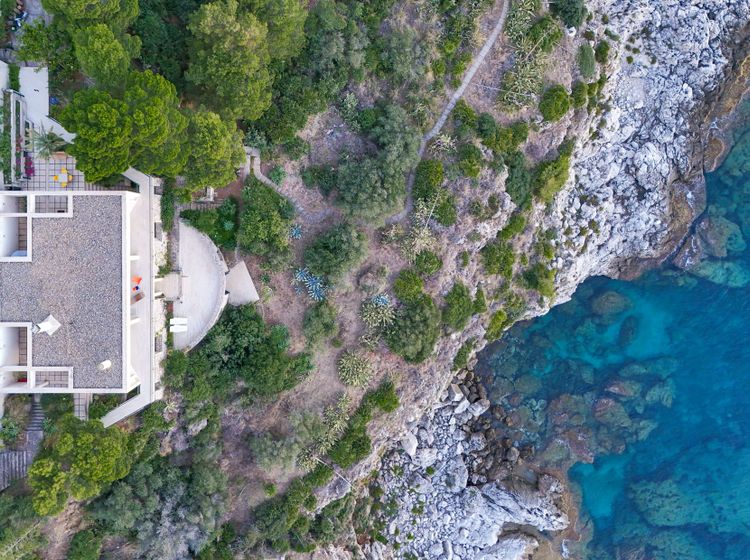 Seaside Villa Capo Zaf­ferano