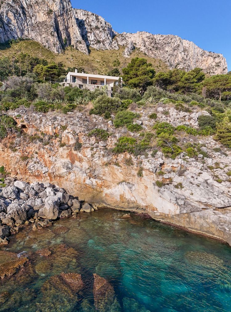 Seaside Villa Capo Zaf­ferano
