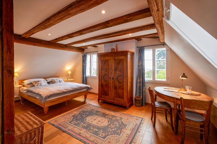 Bar­thélemy Manor House