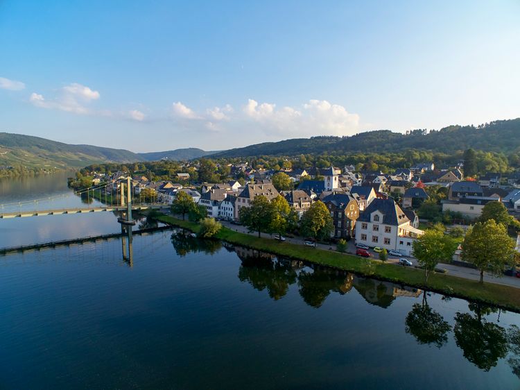 Bleibe in der Alten Kirche