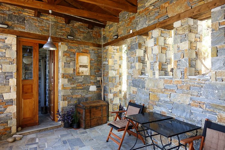 Afei­lianes Stone Houses