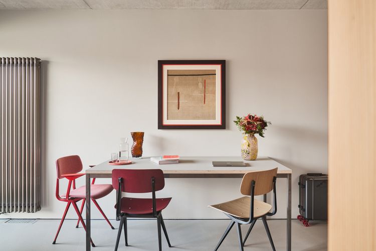 Publix Guest­house