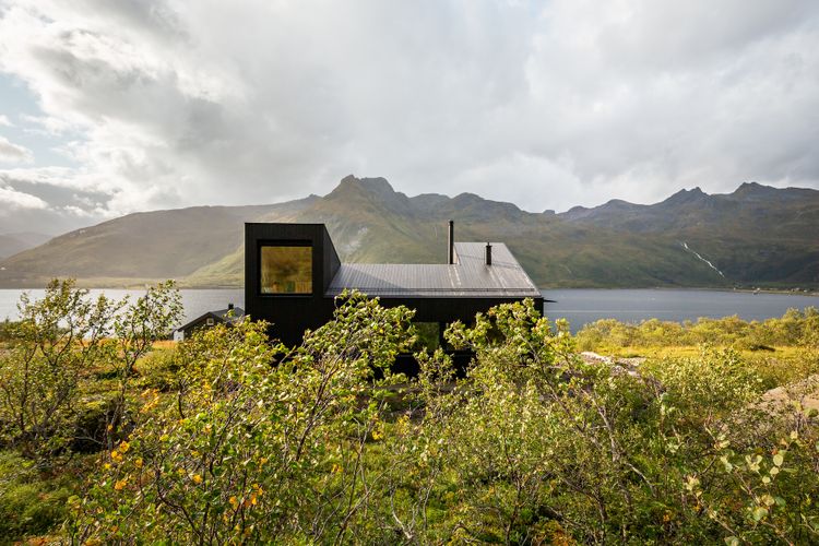 Black Aurora Nook
