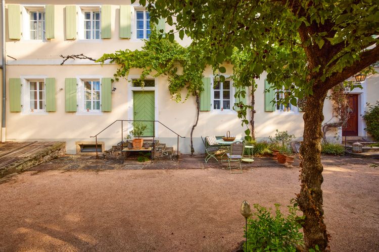 Bar­thélemy Manor House