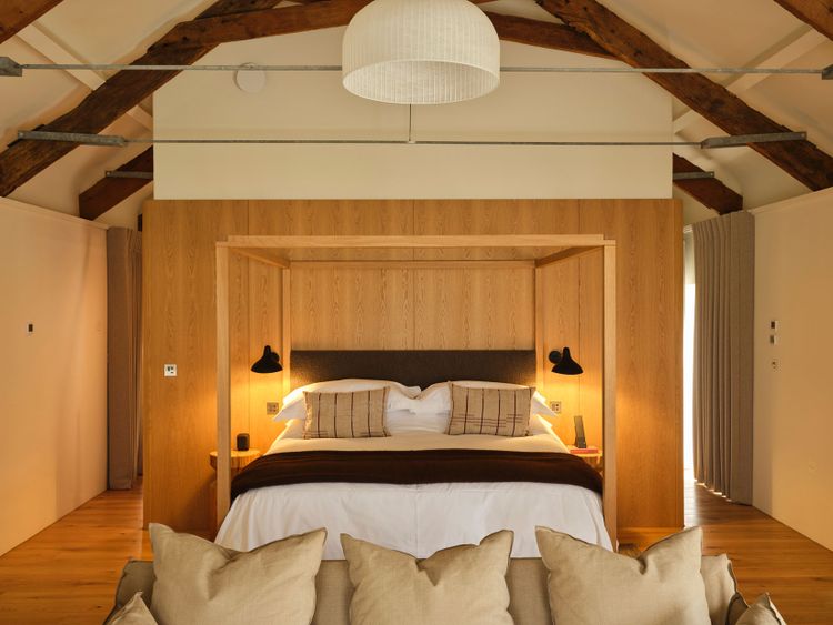 Fow­les­combe Farm