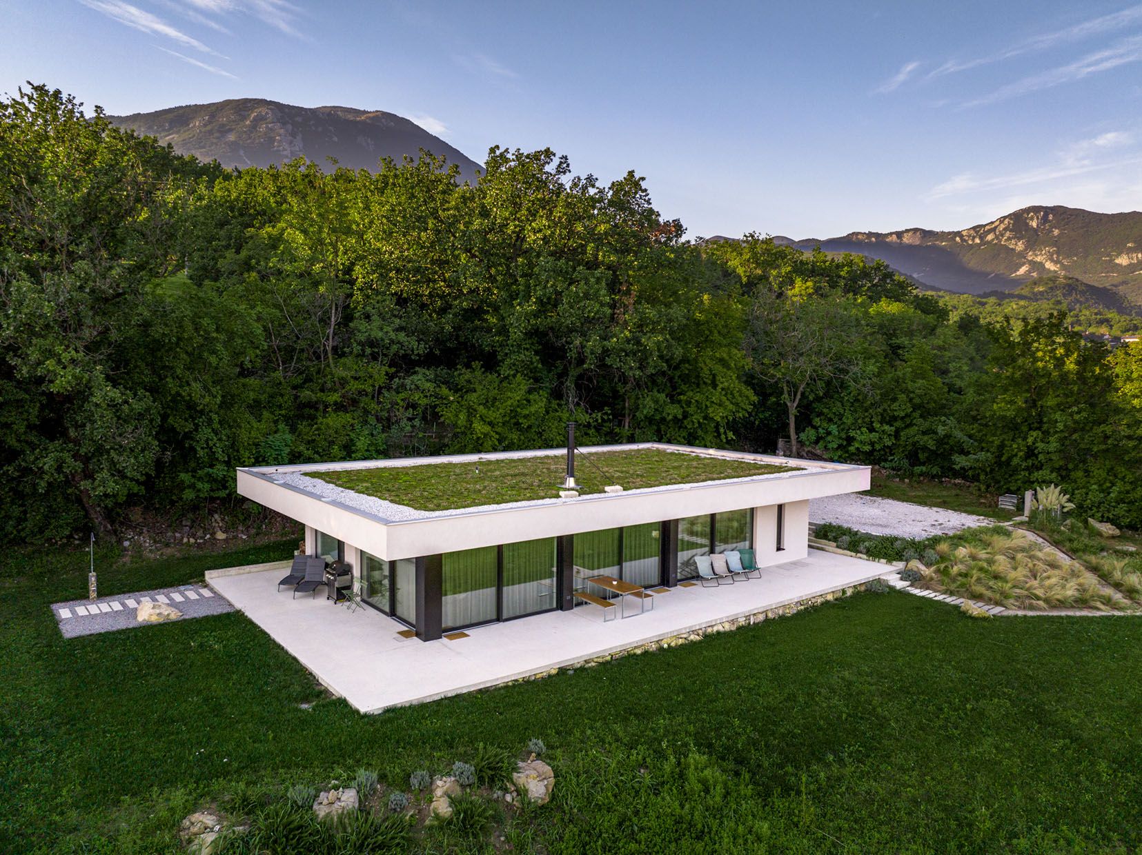 konjicek-house-above-the-valley_002_29-09-2025