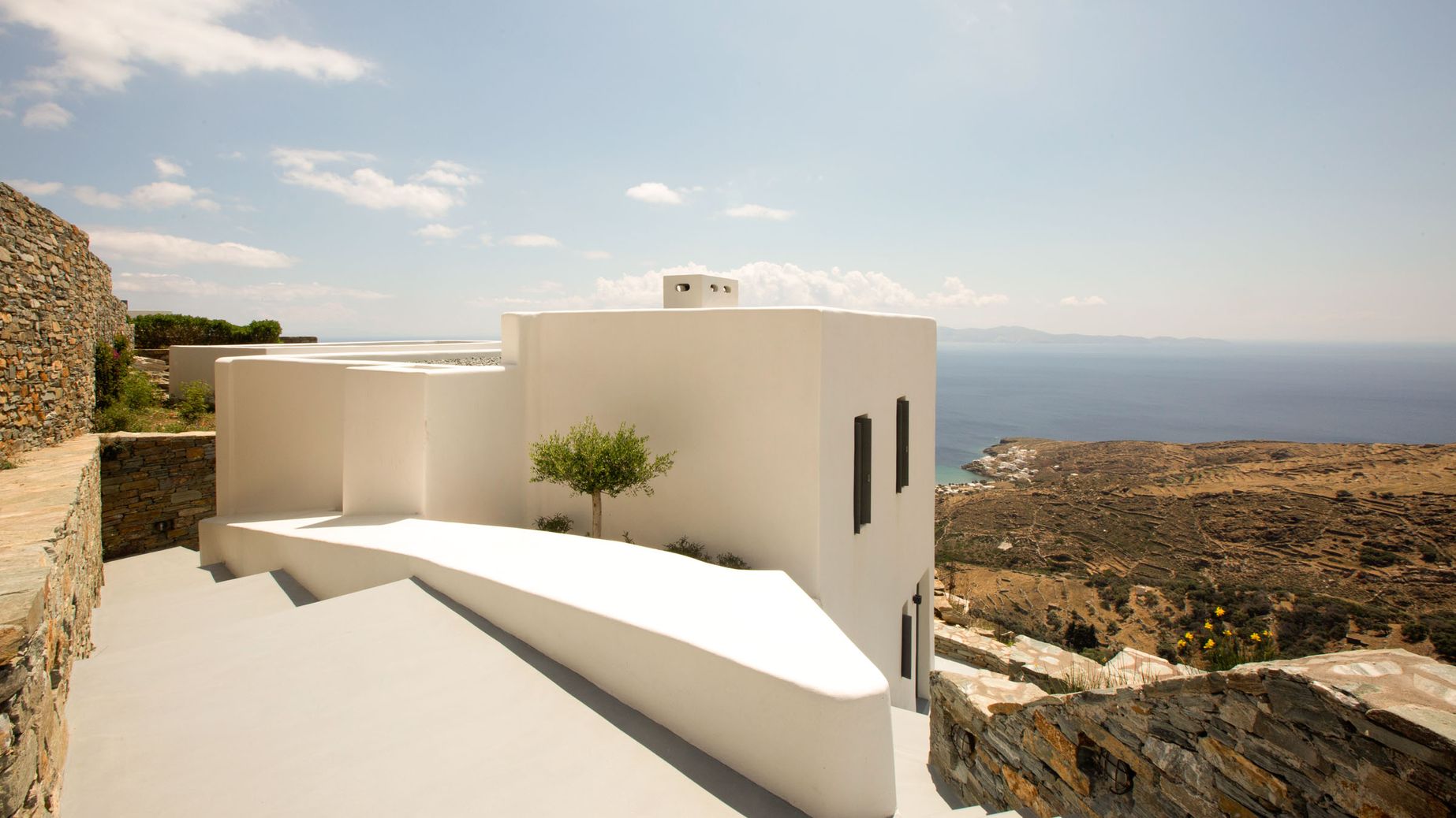 Tinos Hearts — House G and House Y