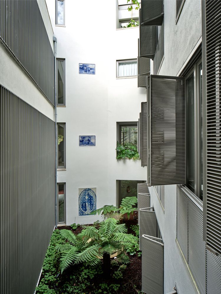 Mas­s­a­relos House