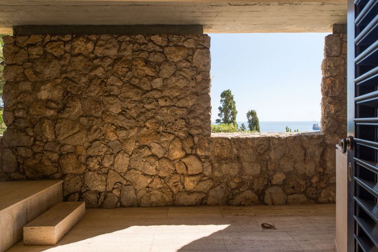 Seaside Villa Capo Zaf­ferano