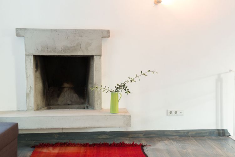 Kay­nakli Ev (Manzara Ayvalik)