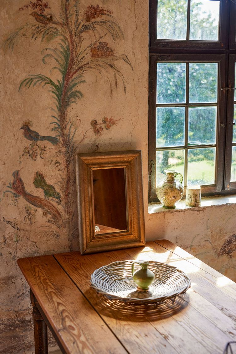 Bar­thélemy Manor House