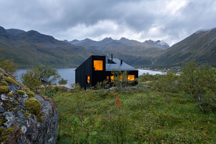 Black Aurora Nook