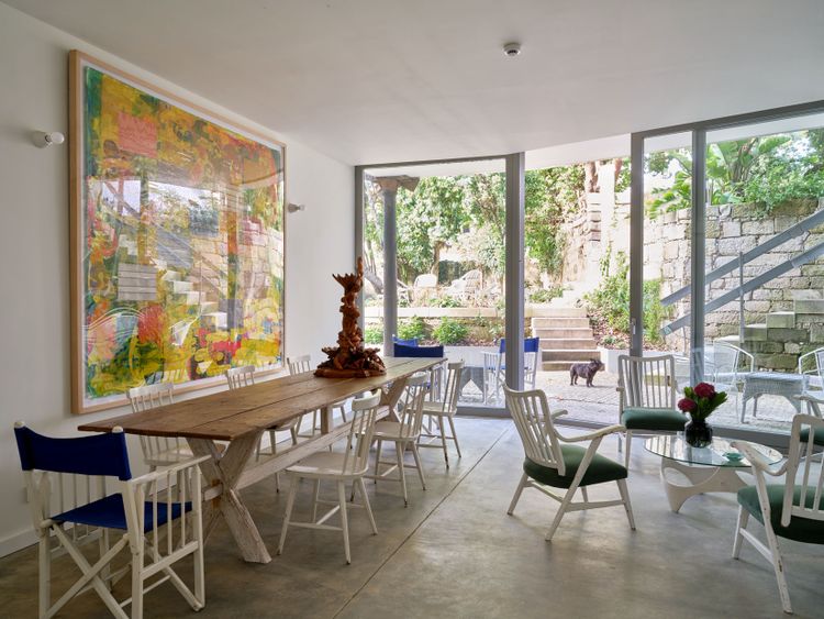 Mas­s­a­relos House