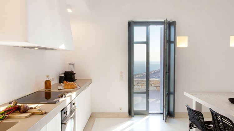 Tinos Hearts — House G and House Y