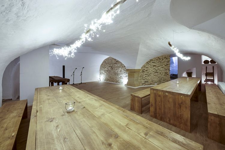 Bleibe in der Alten Kirche