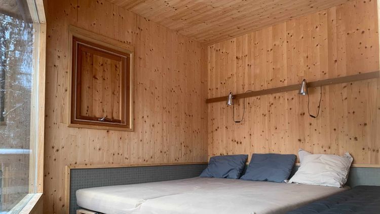 Altes Gewächshaus am Spie­gelsee