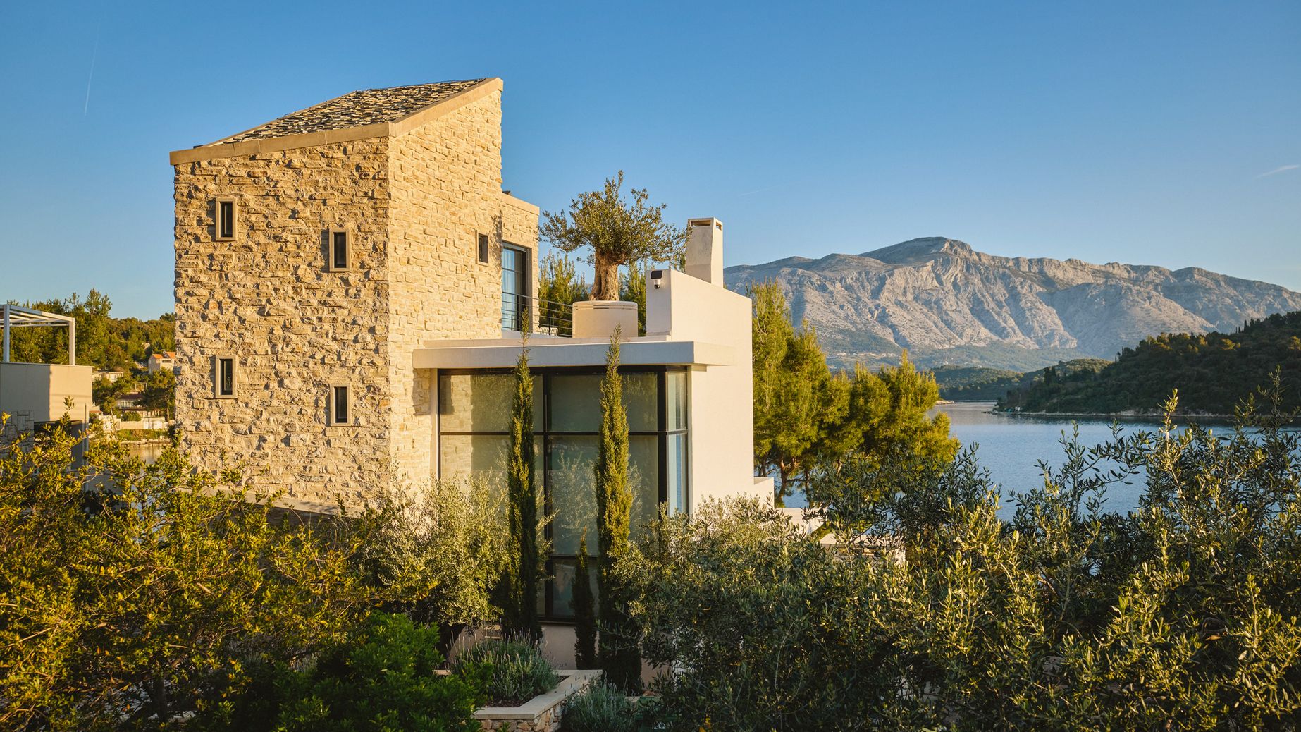 Lum­barda House