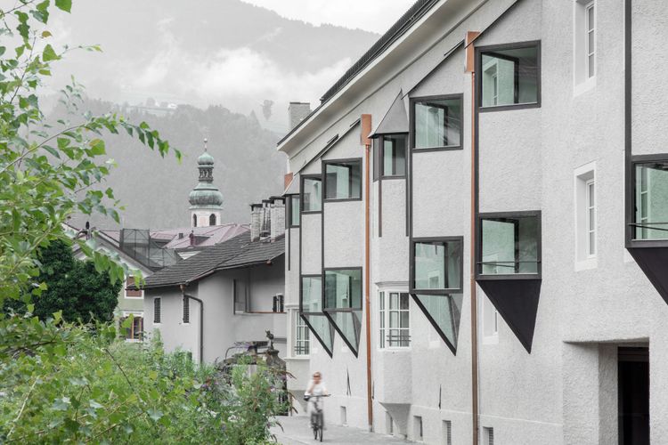 Adler His­toric Guest­house