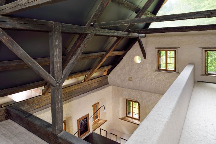 Alpine Con­trap­posto