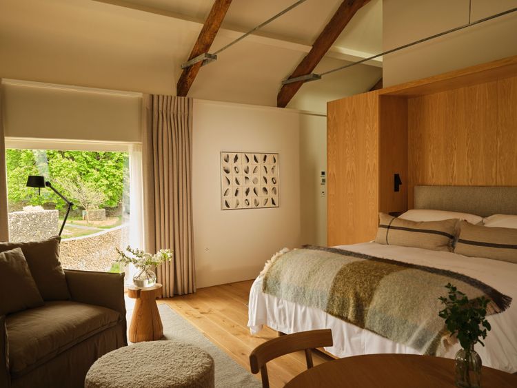 Fow­les­combe Farm