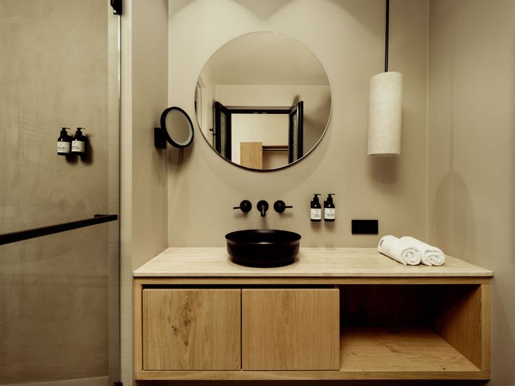 Adler His­toric Guest­house